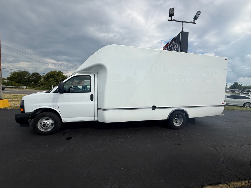 Used 2020 GMC Savana 3500 Extended w/ Driver Convenience Package RWD image 7