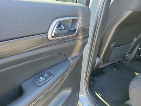 Used 2021 Jeep Grand Cherokee Freedom Edition AWD/4WD image 13