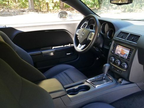 Used 2014 Dodge Challenger R/T w/ Blacktop Package image 35