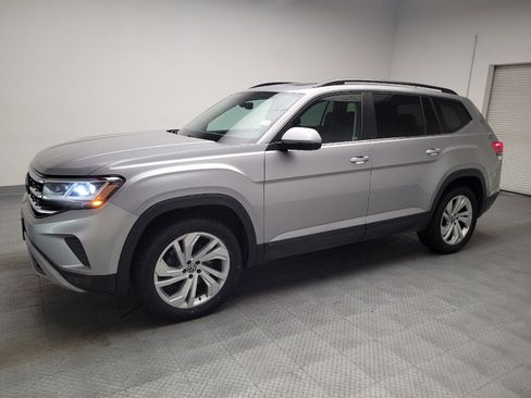 Used 2022 Volkswagen Atlas SE w/ Panoramic Sunroof Package FWD image 2
