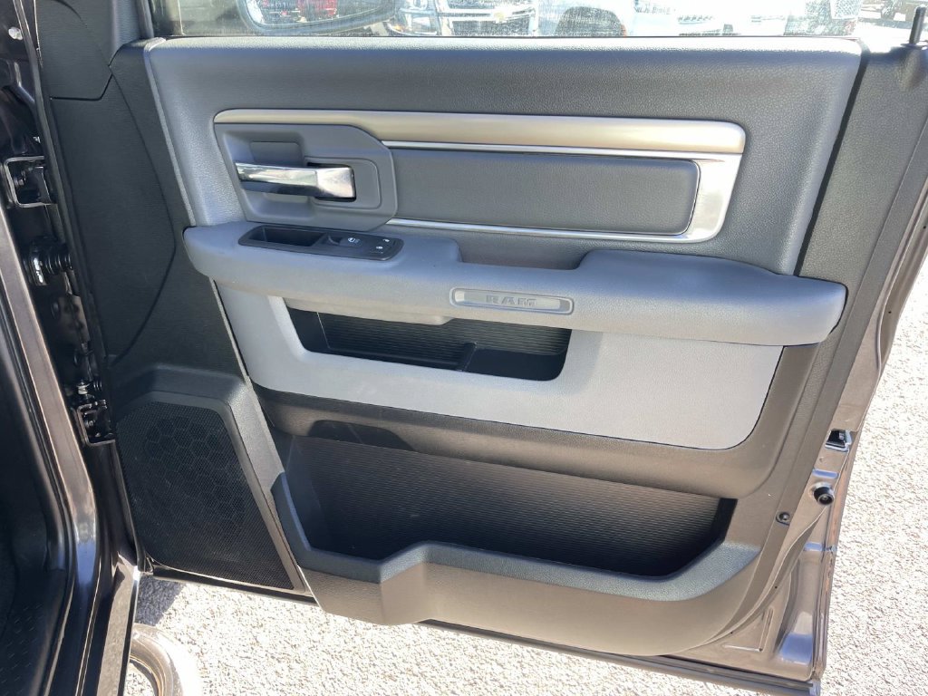 Used 2016 RAM 1500 Classic SLT AWD/4WD image 27