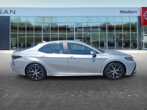 Used 2023 Toyota Camry SE FWD image 4