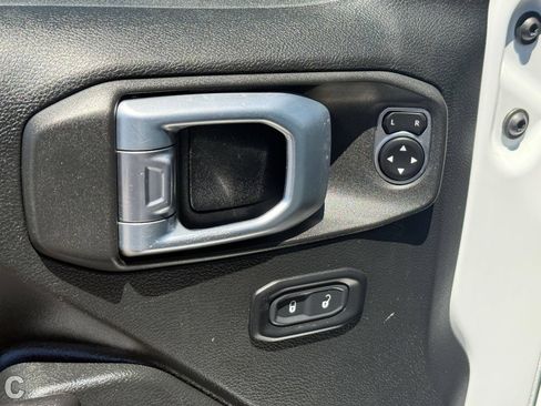 Used 2020 Jeep Wrangler Unlimited Rubicon AWD/4WD image 17