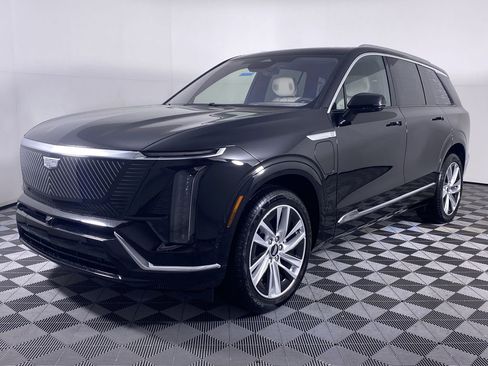 New 2026 Cadillac Vistiq Luxury w/ LPO, Floor Liner Package image 17