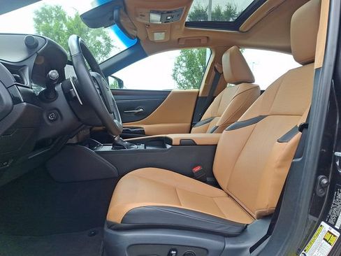 Used 2024 Lexus ES 350 w/ Premium Package FWD image 13