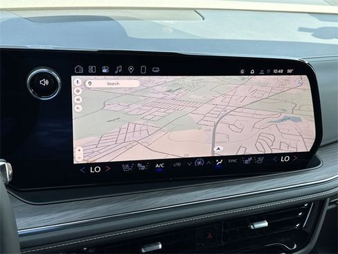 New 2025 Chevrolet Suburban Premier image 25