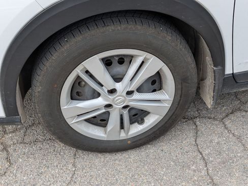 Used 2023 Nissan Kicks S image 13