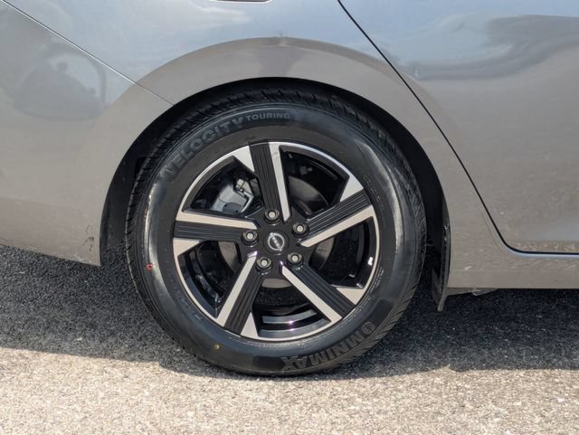 Used 2025 Nissan Sentra SV FWD image 11