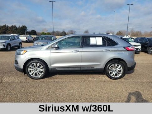 Used 2024 Ford Edge Titanium image 3