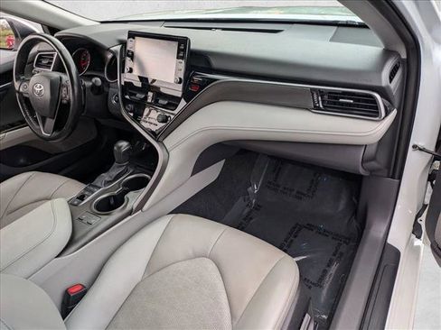 Used 2022 Toyota Camry XSE image 19