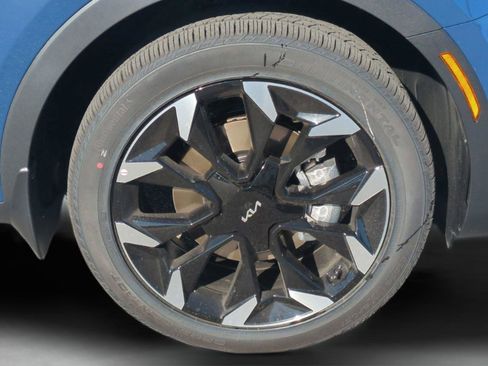 New 2026 Kia EV9 Wind image 11