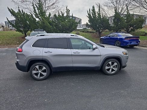 Used 2020 Jeep Cherokee Limited image 2