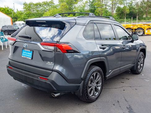 Used 2022 Toyota RAV4 XLE Premium AWD/4WD image 14