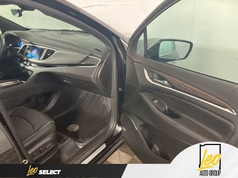 Used 2023 Buick Enclave Avenir w/ Trailering Package, 5000 lbs. AWD/4WD image 17