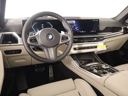 New 2026 BMW X5 xDrive40i w/ M Sport Package AWD/4WD image 2