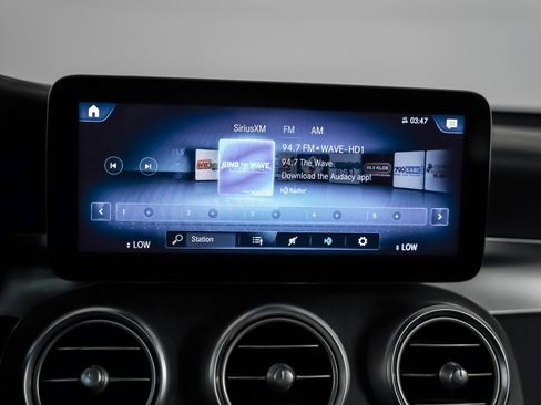 Certified 2022 Mercedes-Benz GLC 300 4MATIC w/ AMG Line image 21