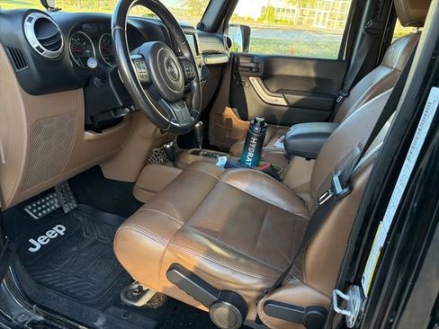 Used 2012 Jeep Wrangler Unlimited Sahara w/ Mopar Chrome Edition Group image 13