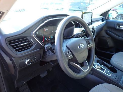 Used 2020 Ford Escape SE image 15
