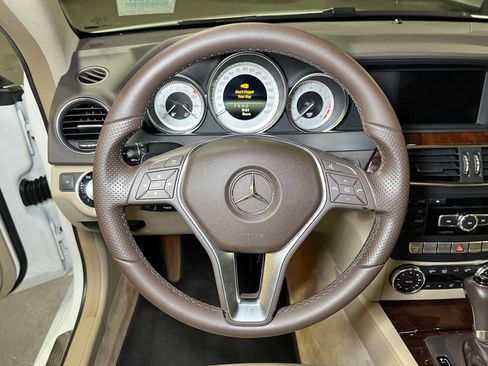 Used 2014 Mercedes-Benz C 250 Coupe image 23