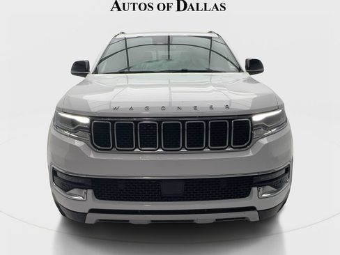 Used 2024 Jeep Wagoneer L Series II RWD image 3