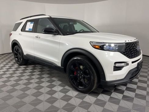 Used 2024 Ford Explorer ST w/ Equipment Group 401A image 2