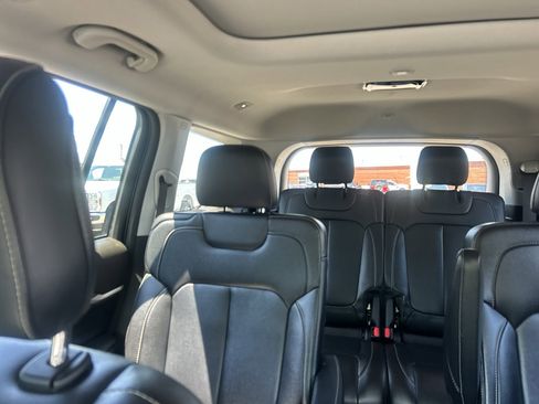 Used 2023 Jeep Grand Cherokee L Limited AWD/4WD image 29