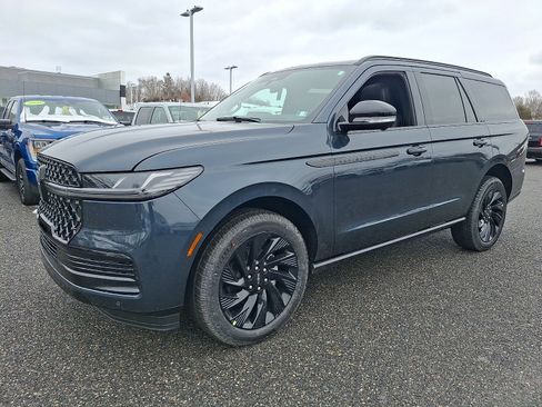 New 2026 Lincoln Navigator Reserve w/ Jet Appearance Package image 2