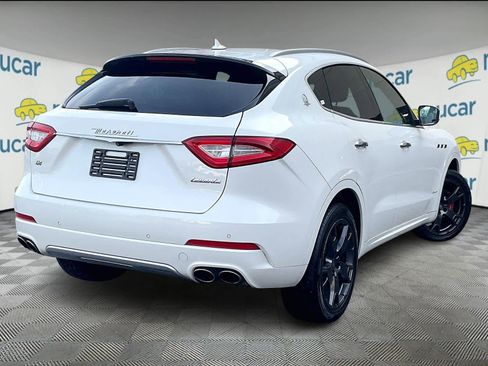 Used 2018 Maserati Levante GranLusso image 6