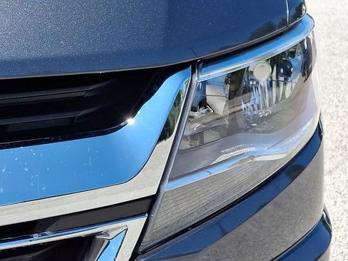 Used 2017 Chevrolet Colorado LT AWD/4WD image 12