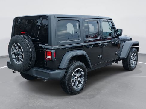 Used 2024 Jeep Wrangler Sport S image 5