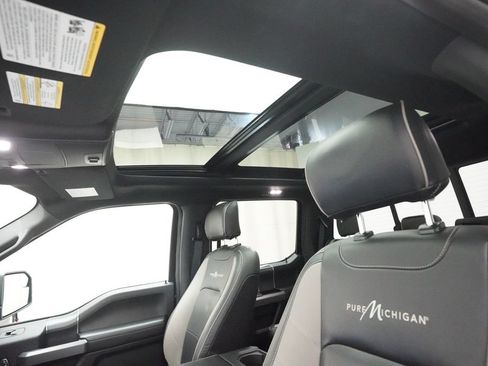 Used 2019 Ford F150 XLT w/ Equipment Group 302A Luxury AWD/4WD image 28