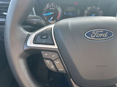 Used 2015 Ford Fusion SE image 7