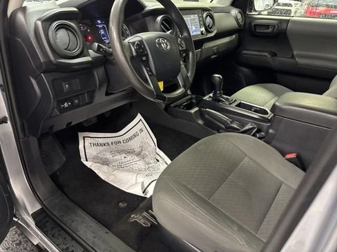 Used 2020 Toyota Tacoma SR AWD/4WD image 15