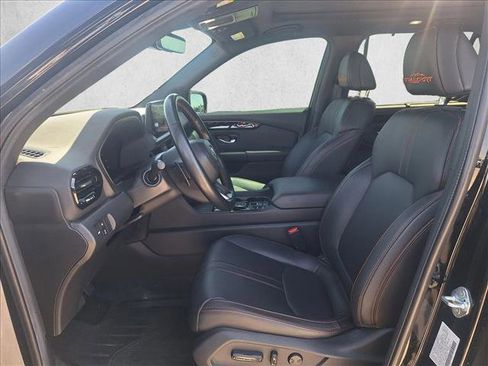 Used 2023 Honda Pilot TrailSport image 10