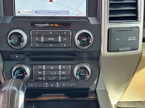 Used 2018 Ford F150 Lariat w/ Equipment Group 502A Luxury image 12