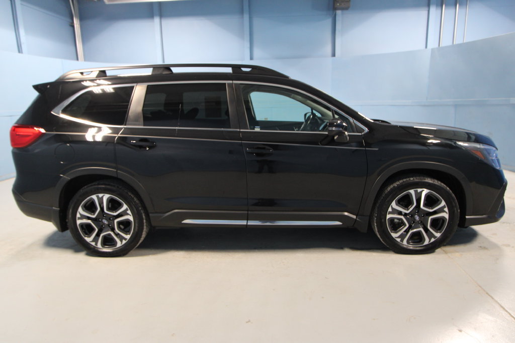 Used 2023 Subaru Ascent Limited AWD/4WD image 34