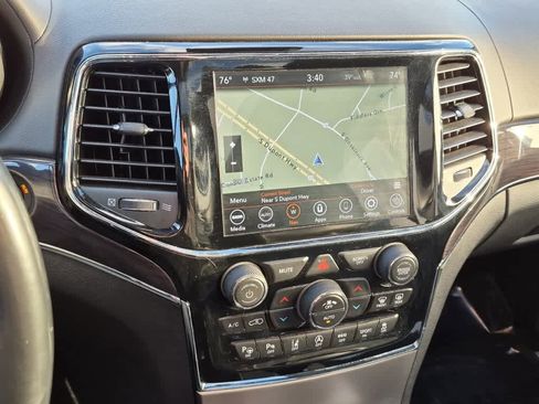 Used 2019 Jeep Grand Cherokee Overland image 15