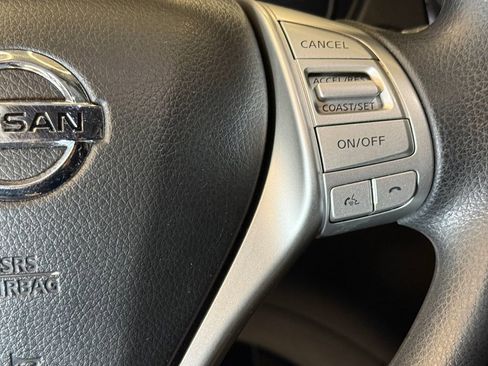 Used 2016 Nissan Rogue SV w/ SV Premium Package image 12