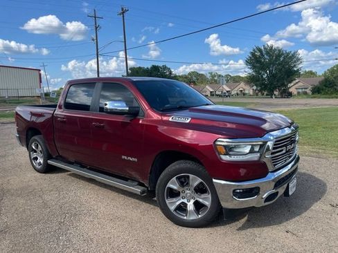 Used 2023 RAM 1500 Laramie AWD/4WD image 2