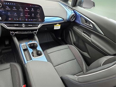 New 2026 Chevrolet Equinox EV LT image 11