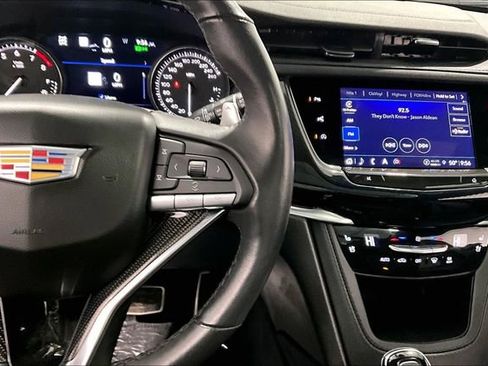 Used 2023 Cadillac XT6 Sport w/ Technology Package image 12