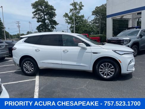 Used 2023 Buick Enclave Essence FWD image 6