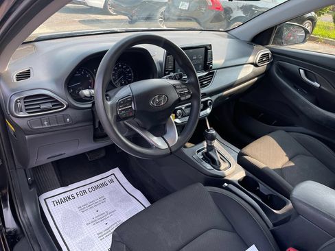Used 2018 Hyundai Elantra GT FWD image 11