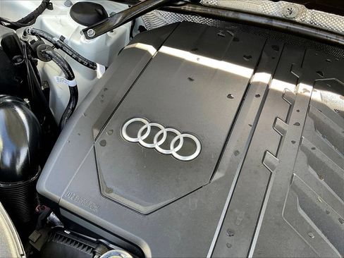 Used 2023 Audi Q5 2.0T Premium w/ Convenience Package AWD/4WD image 31