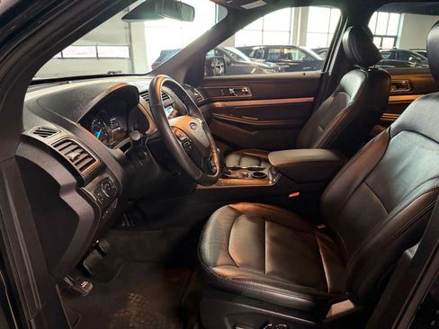 Used 2018 Ford Explorer XLT w/ Equipment Group 202A image 14