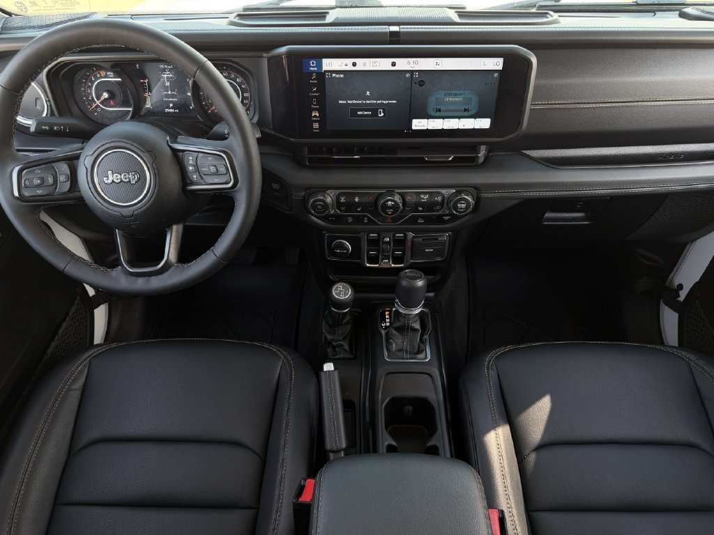 Used 2025 Jeep Gladiator Sport AWD/4WD image 12