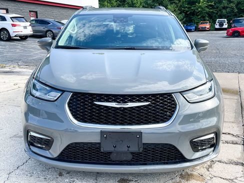Used 2022 Chrysler Pacifica Touring-L FWD image 7