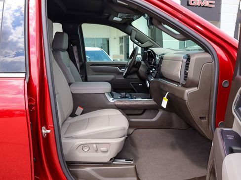 New 2026 GMC Sierra 3500 SLT image 32