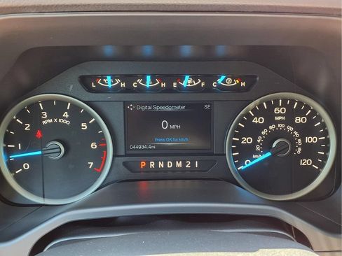 Used 2015 Ford F150 XLT w/ Equipment Group 302A Luxury AWD/4WD image 16
