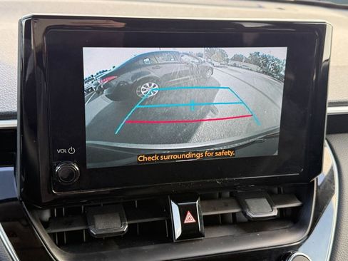 Used 2025 Toyota Corolla Cross LE image 25